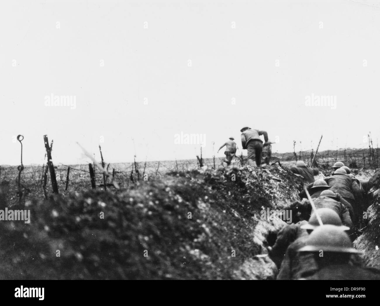 Trench warfare 1917 hi-res stock photography and images - Alamy