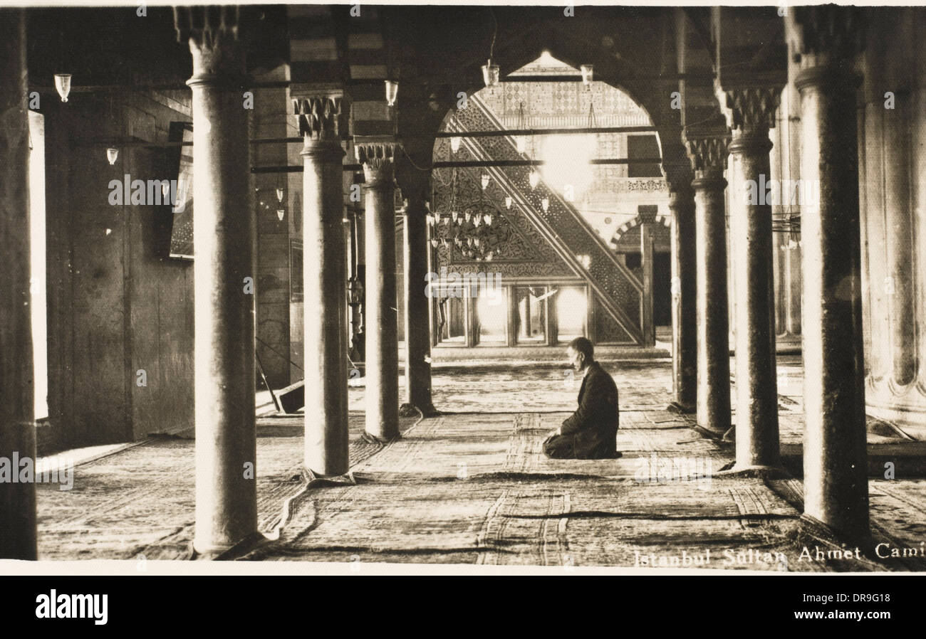 Man kneeling prayer hi-res stock photography and images - Alamy