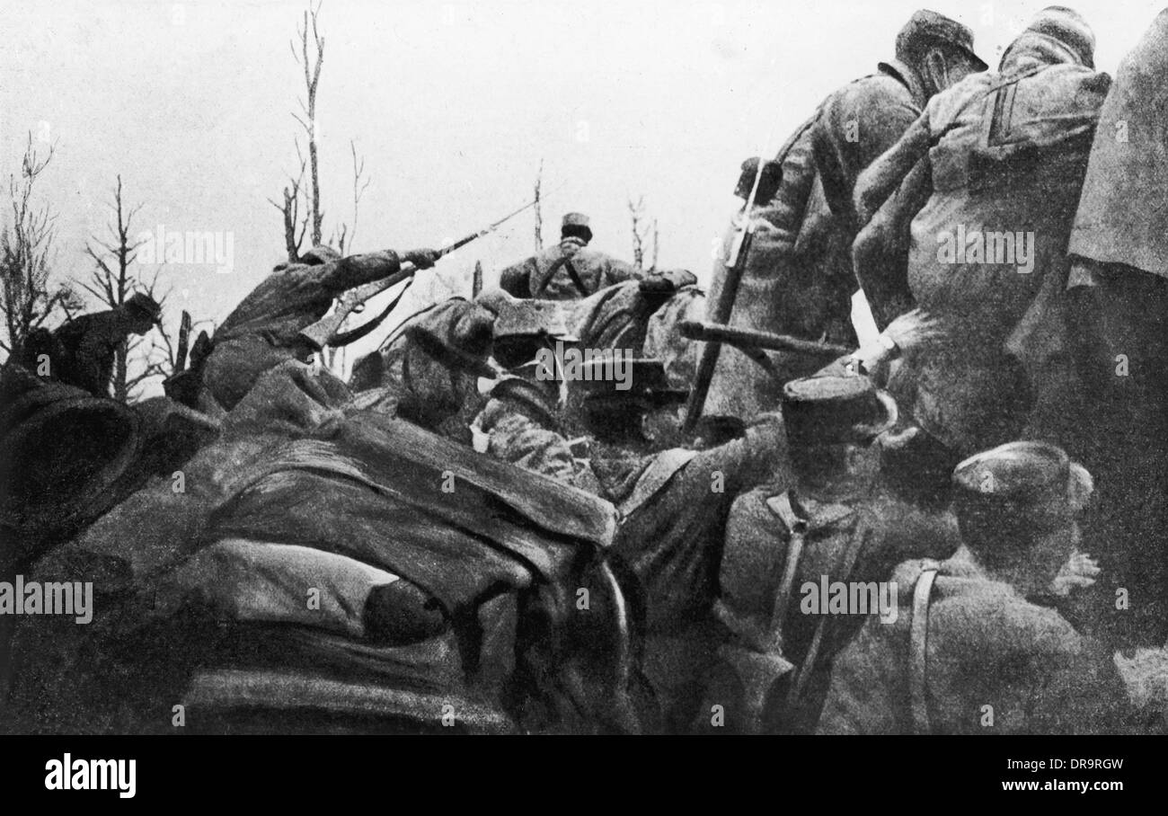 French infantry 1915 Black and White Stock Photos & Images - Alamy