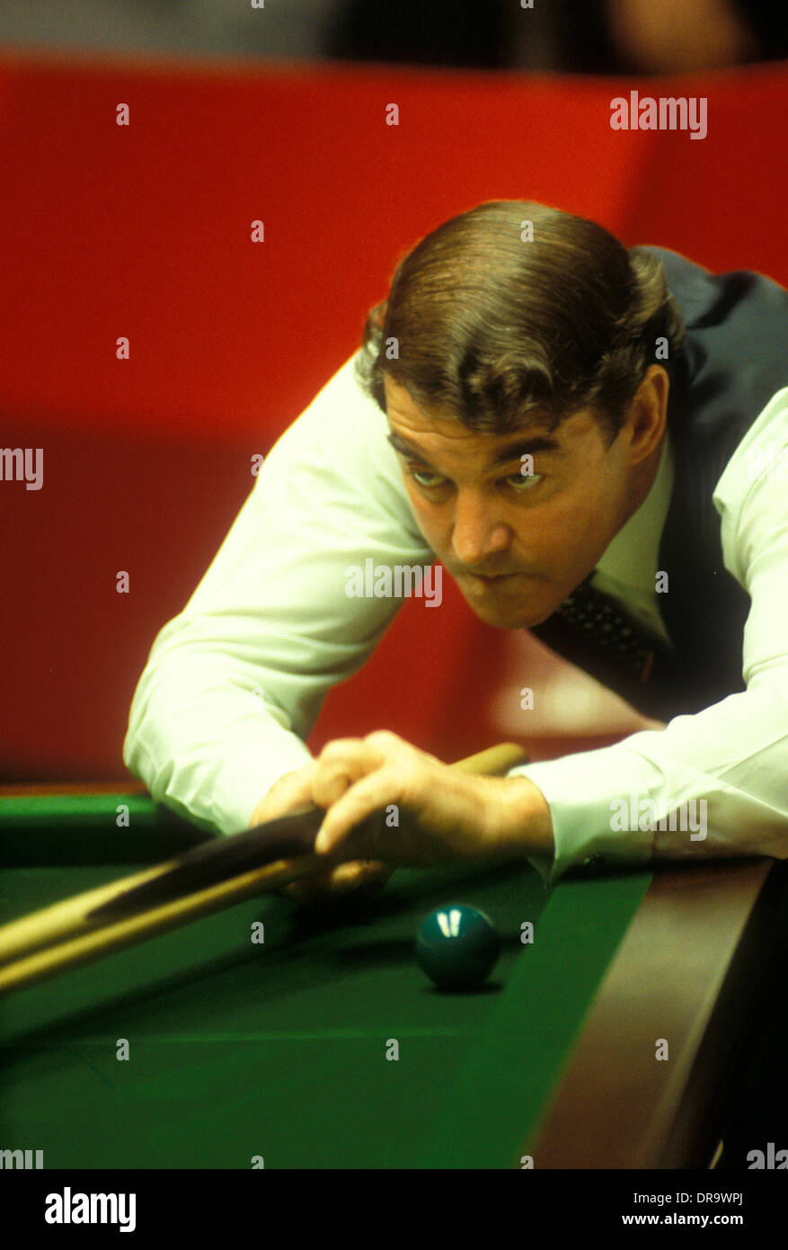 Eddie charlton embassy world snooker hi-res stock photography and images