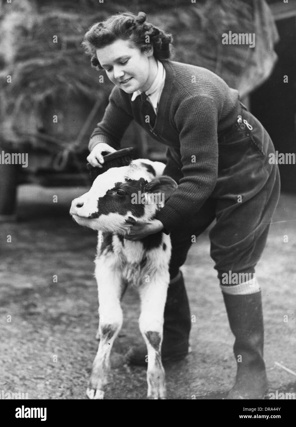 Land girls wwii Black and White Stock Photos & Images - Alamy