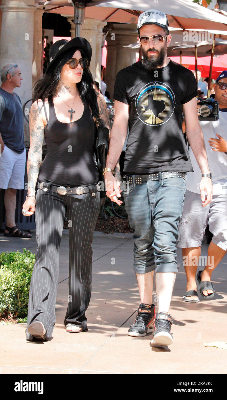 Kat Rapper Guy Kat Von D and her new boyfriend, English rapper, Scroobius Pip (real ...