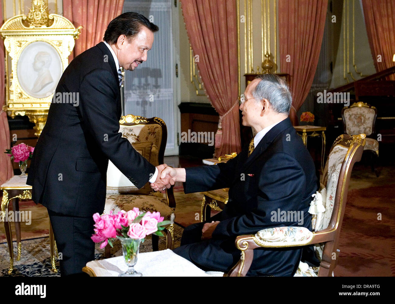 The Sultan of Brunei and His Majesty Bhumibol Adulyadej, the King of Thailand at the Grand Palace in Bangkok during a state visit in Thailand Bangkok, Thailand - 29.06.12 Stock Photo