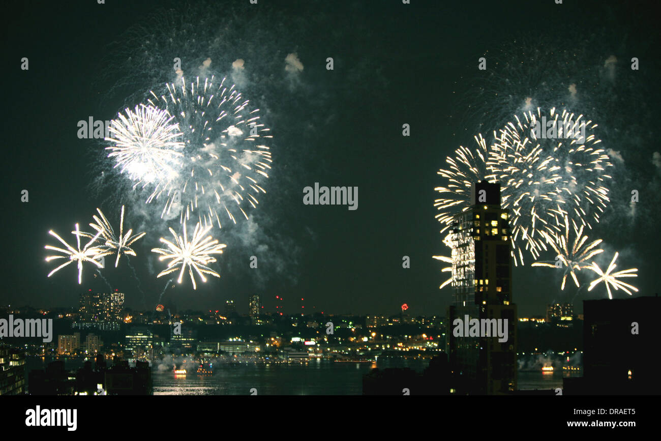 The Macy's Fourth of July Fireworks Display on the Hudson River for ...