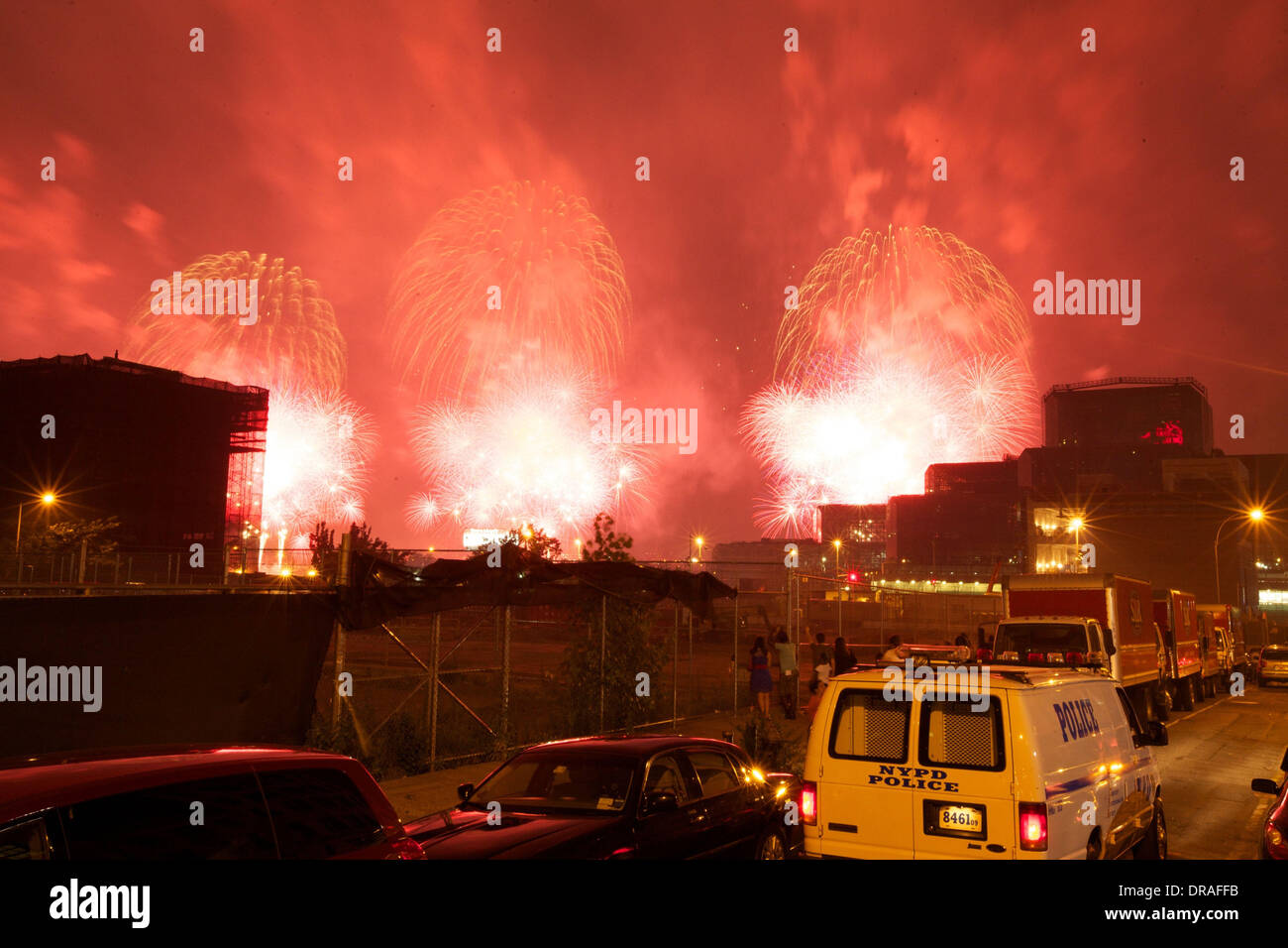 The Macy's Fourth of July Fireworks Display on the Hudson River for ...