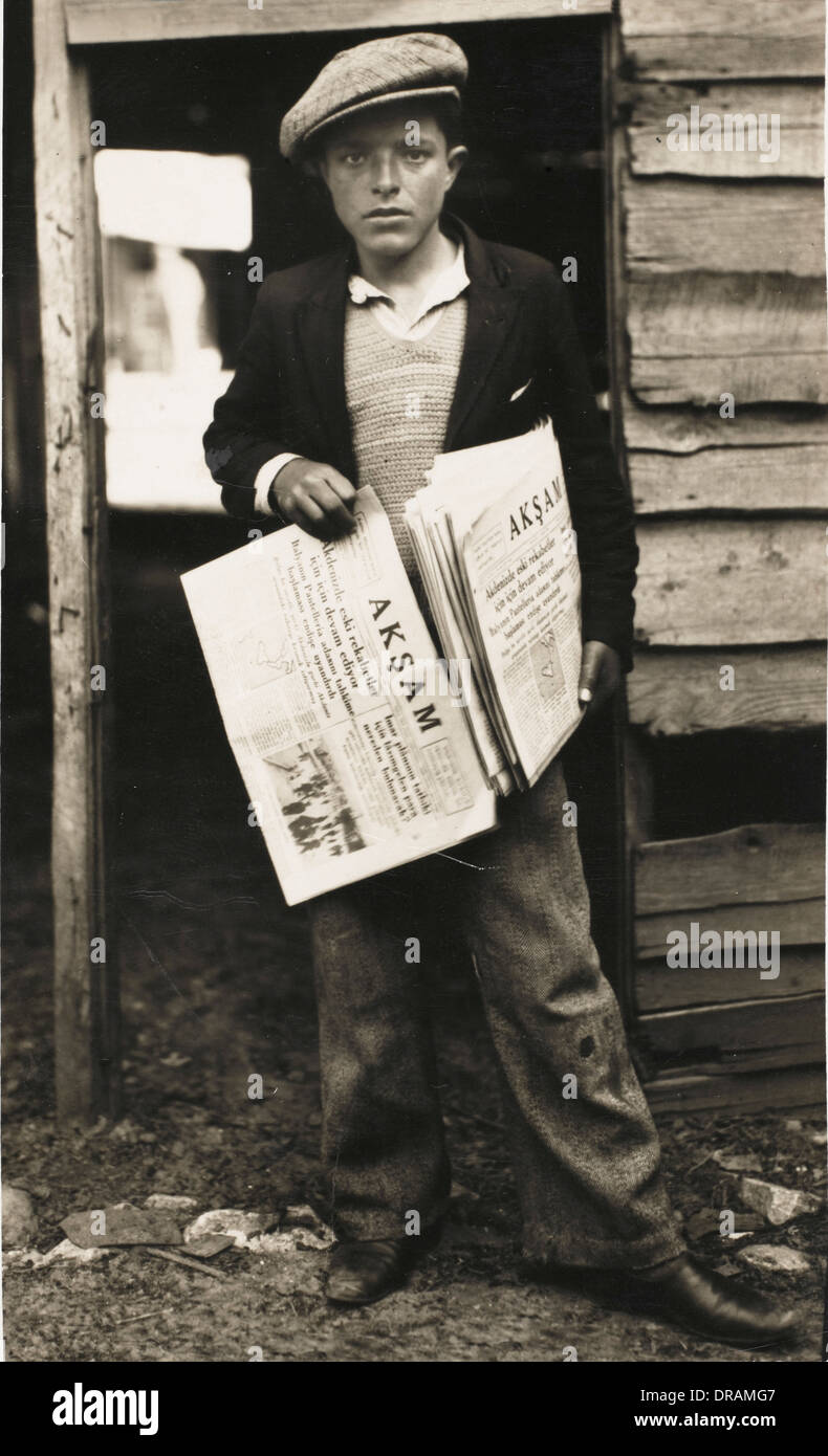 Newspaper vendor 1930s hires stock photography and images Alamy