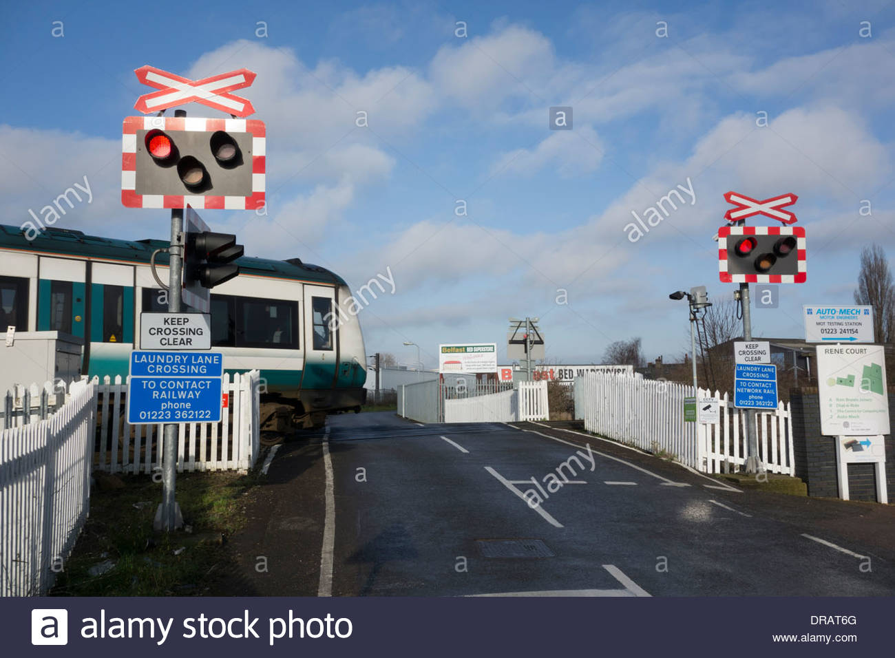 Ungated Level Crossing With Signals And Train Crossing In Cambridge England Uk Stock Photo Alamy Ungated Level Crossing With Signals And Train Crossing In Cambridge England Uk Stock Photo Alamy