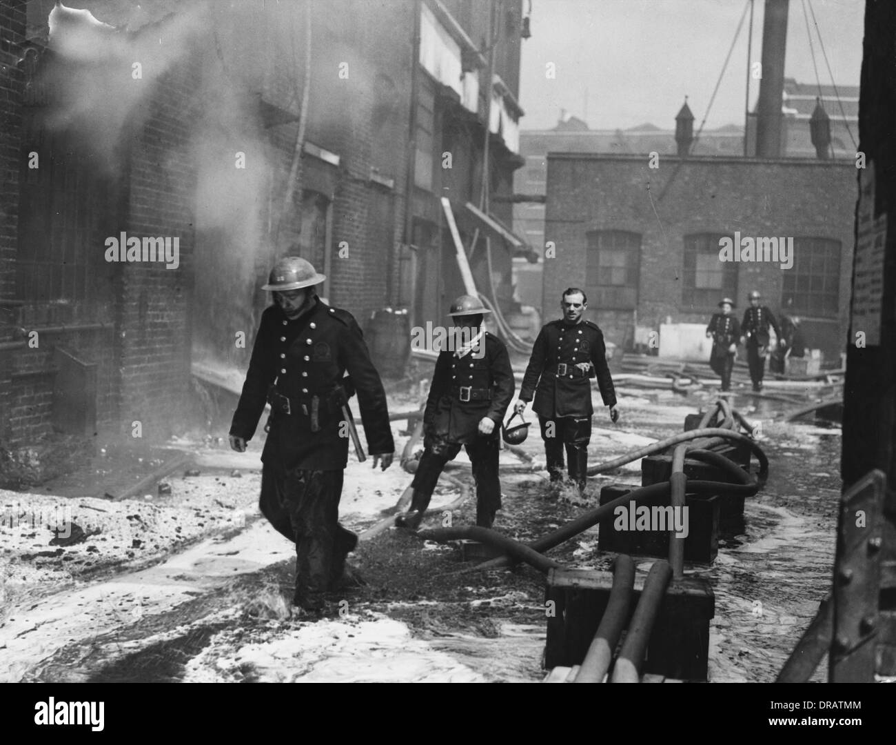 Fire at St. Katherine’s Docks during the Blitz Stock Photo