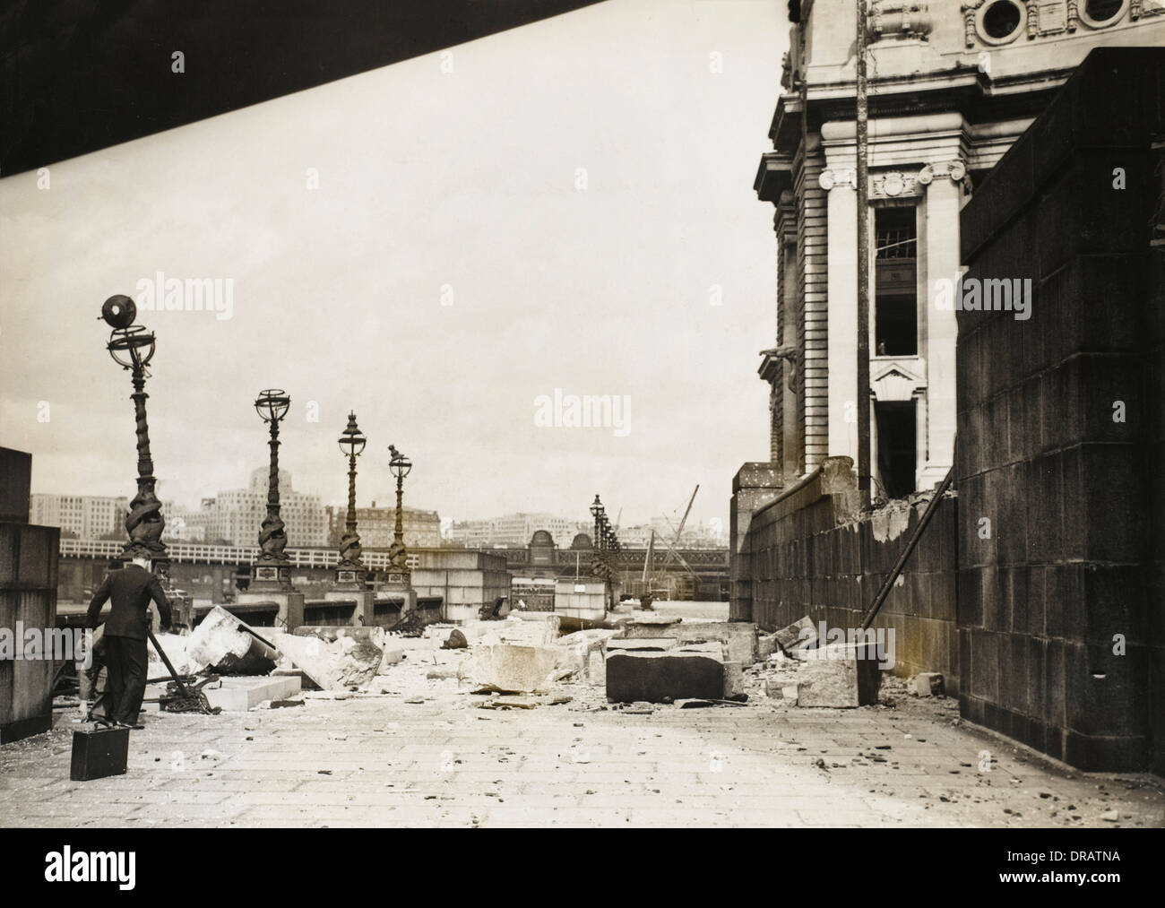 Bomb damage by County Hall during the Blitz Stock Photo