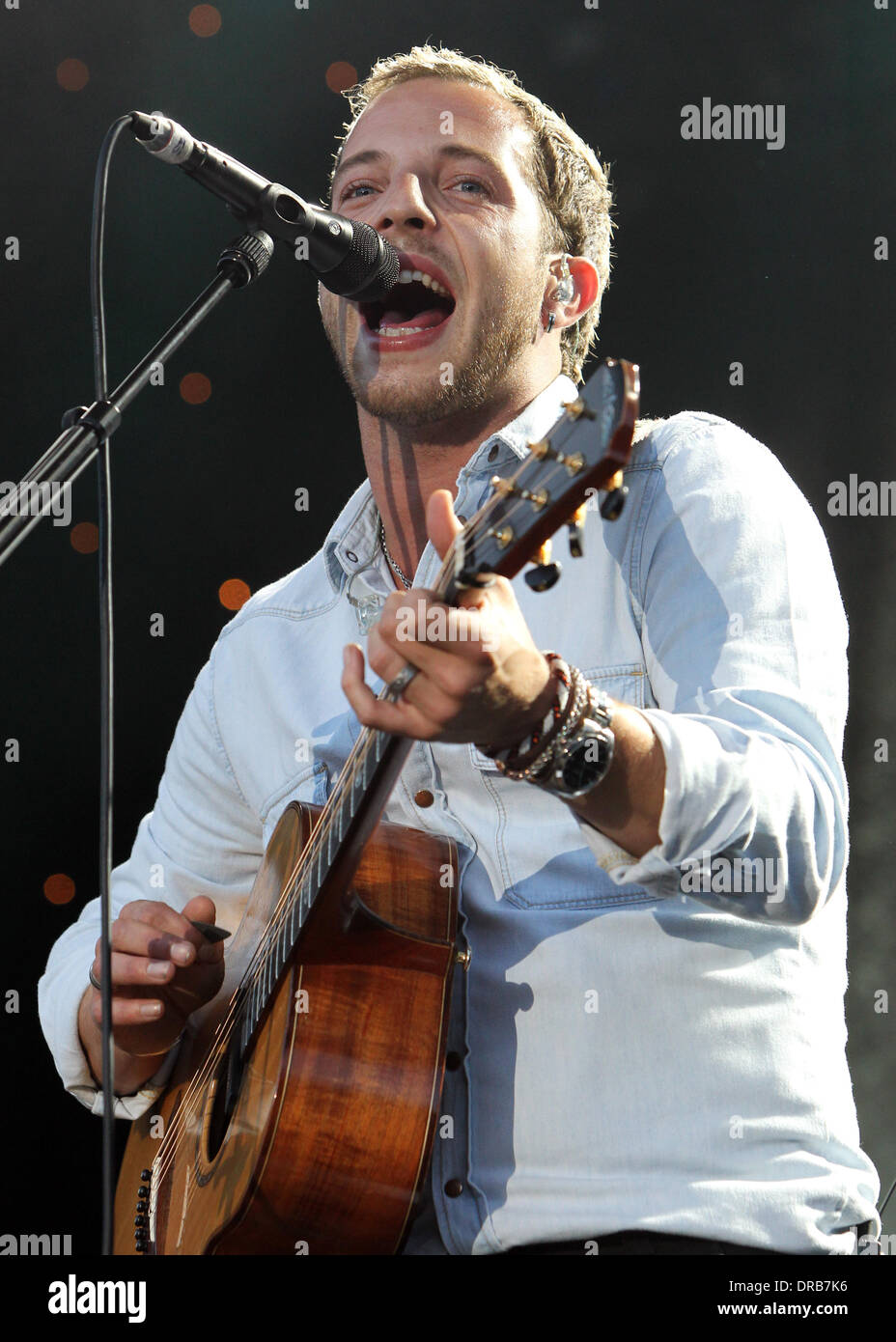 James Morrison performing on stage in the grounds of Kew Gardens