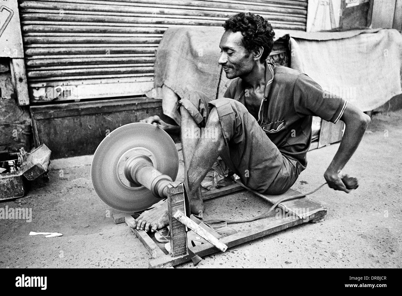 Knife grinder hires stock photography and images Alamy