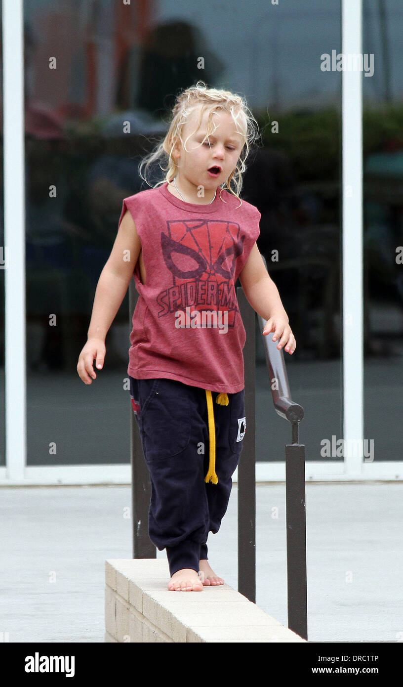 Zuma Rossdale Gwen Stefani and Zuma Rossdale enjoy the day on Santa