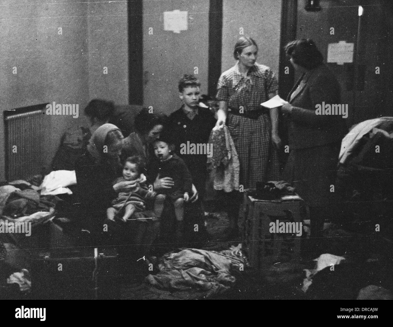 Second world war refugees hi-res stock photography and images - Alamy