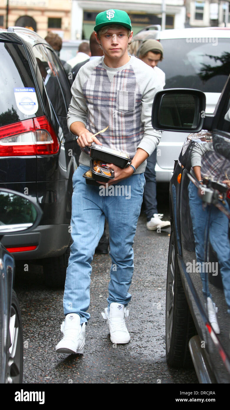 Niall Horan and his partner, Amelia Woolley, enjoyed a cozy evening out as  they dined at a charming local bistro in Notting Hill. This outing comes  just days after family, friends, and, image size:780x1390