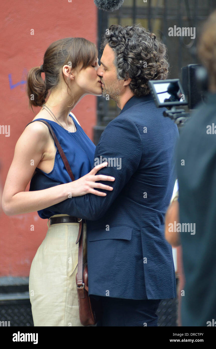 Keira Knightley and Mark Ruffalo  share a kiss while filming their new movie 'Can A Song Save Your Life?' New York City, USA - 19.07.12 Stock Photo