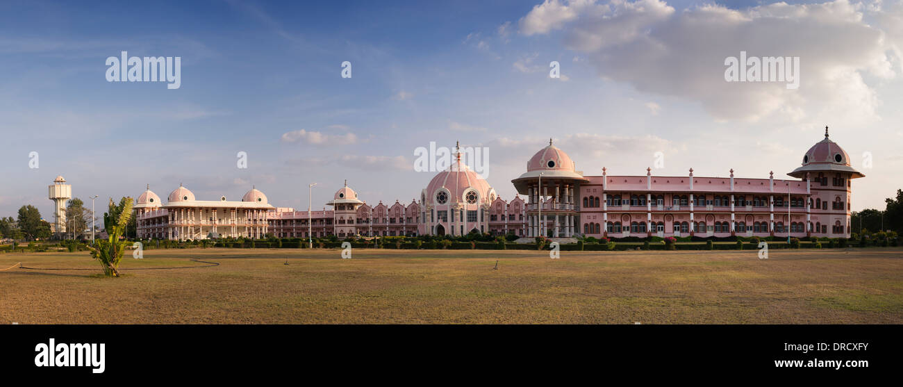 Sathya Sai Baba Super Speciality hospital. Puttaparthi, Andhra Pradesh, India. Panoramic Stock Photo