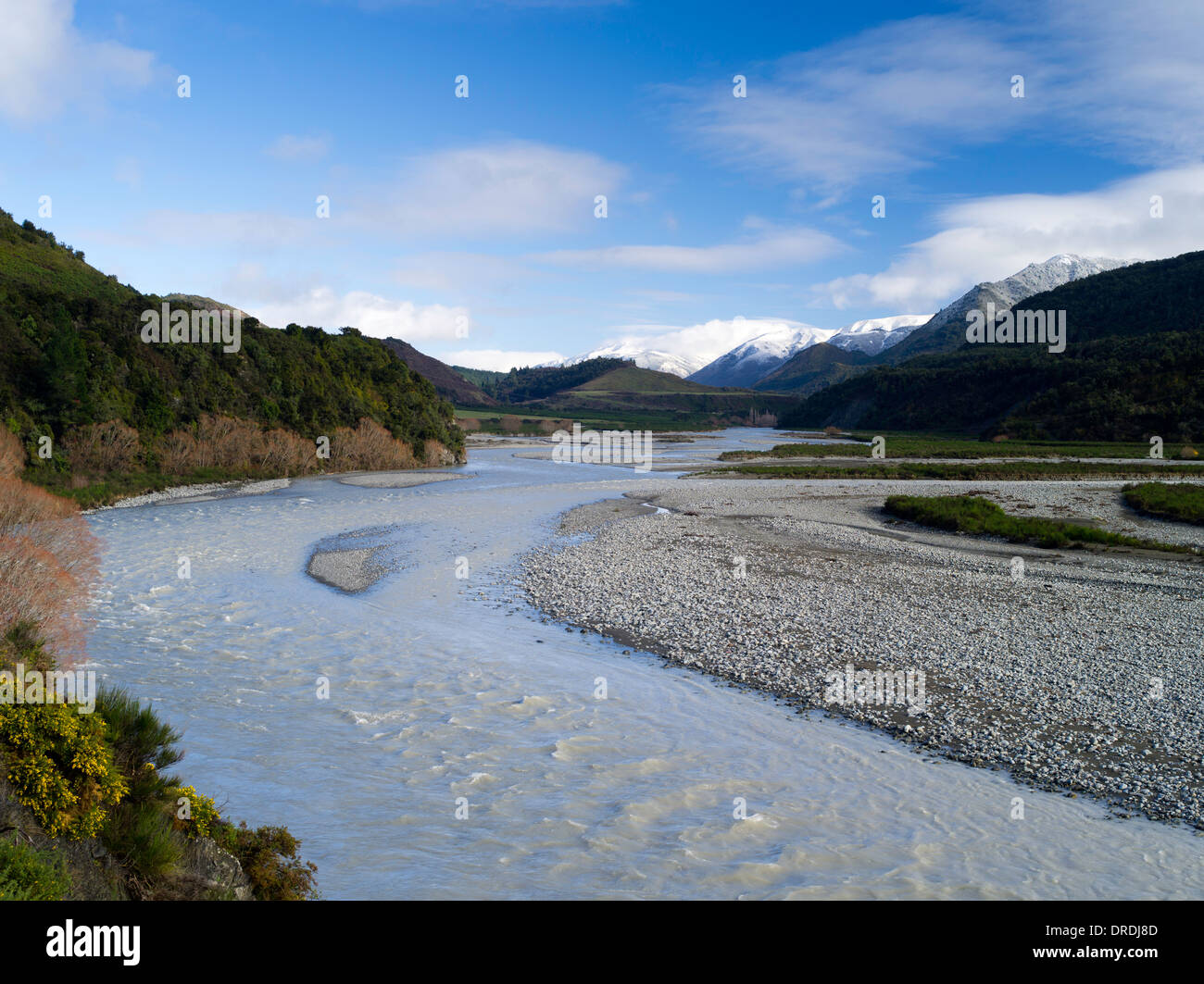 View of the Hope River along Highway 7 on the way to Lewis Pass