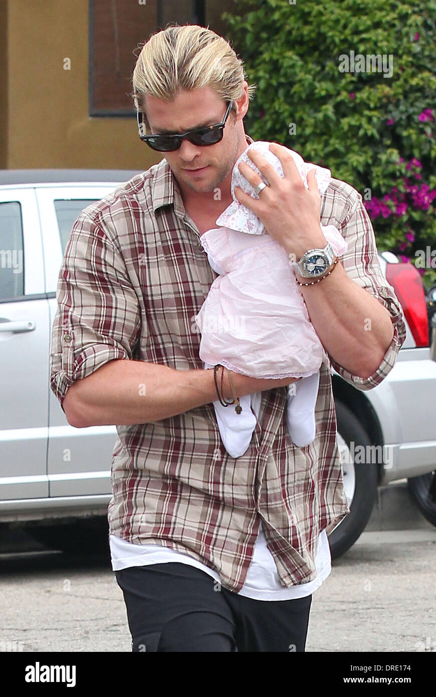 Elsa Pataky Husband Chris Hemsworth And Their Daughte Vrogue Co