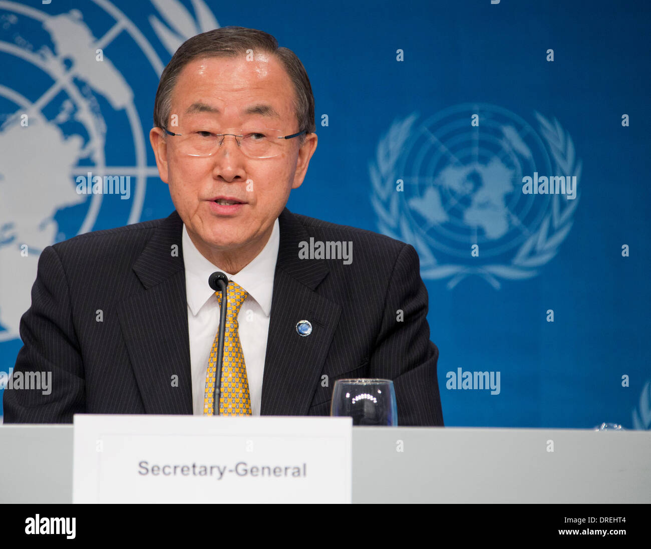 Ki moon press hi-res stock photography and images - Alamy