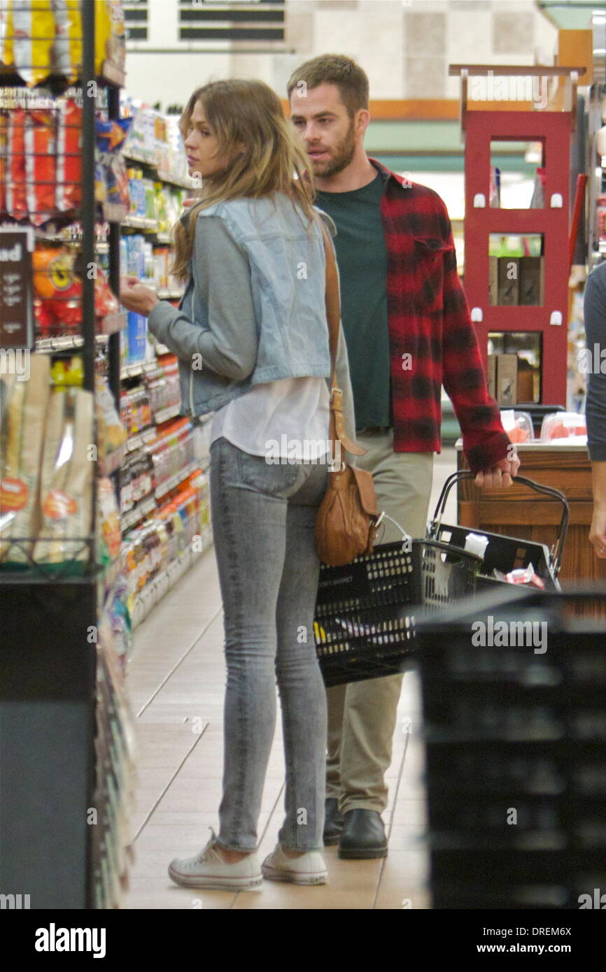 Chris Pine And New Girlfriend Dominique Piek Go Late Night Shopping Together For Groceries At Gelsons Supermarket Los Angeles California 30 07 12 Stock Photo Alamy