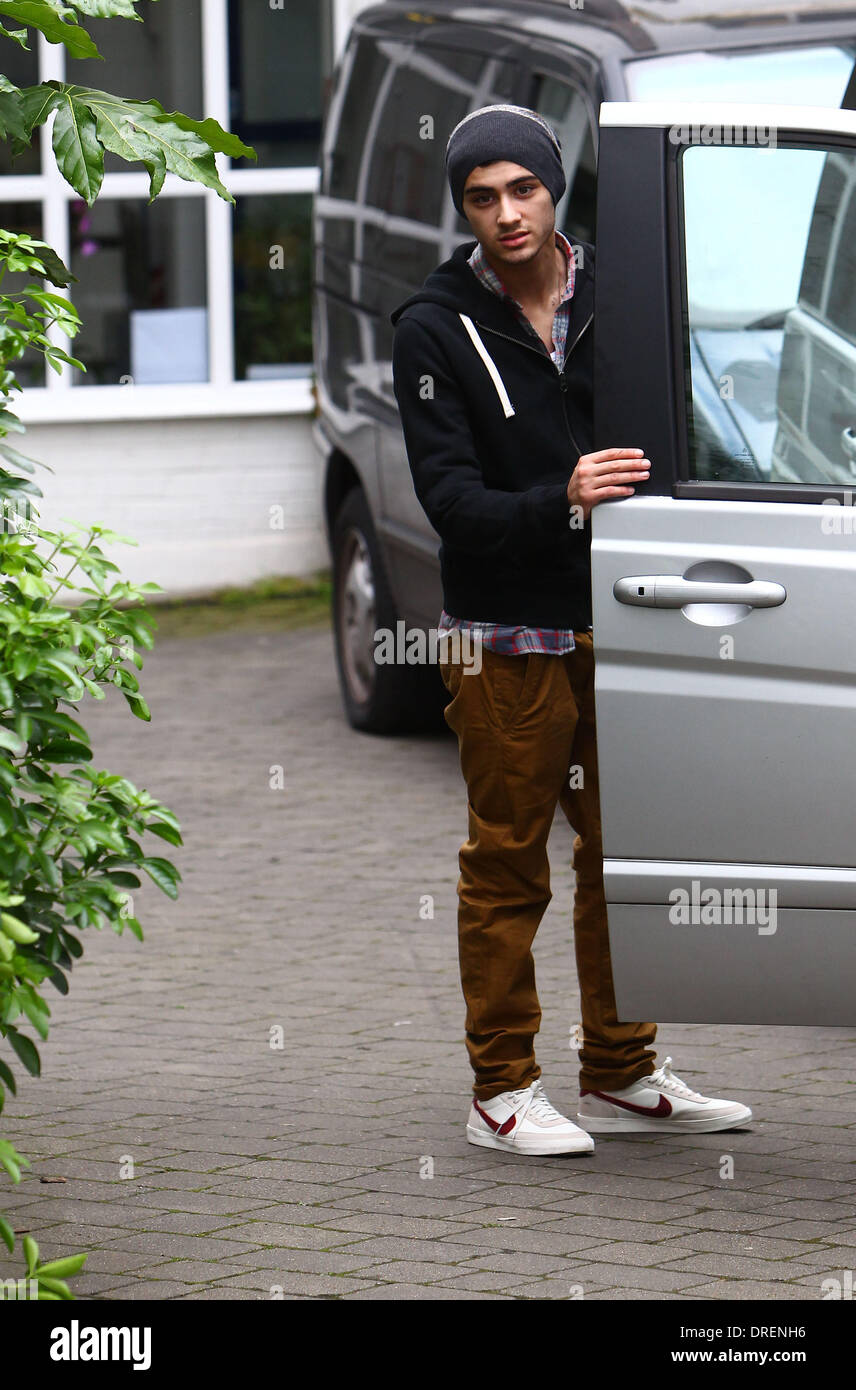 Zayn Malik 'One Direction' arriving at a recording studio in west London.  London, England - 31.07.12 Stock Photo - Alamy