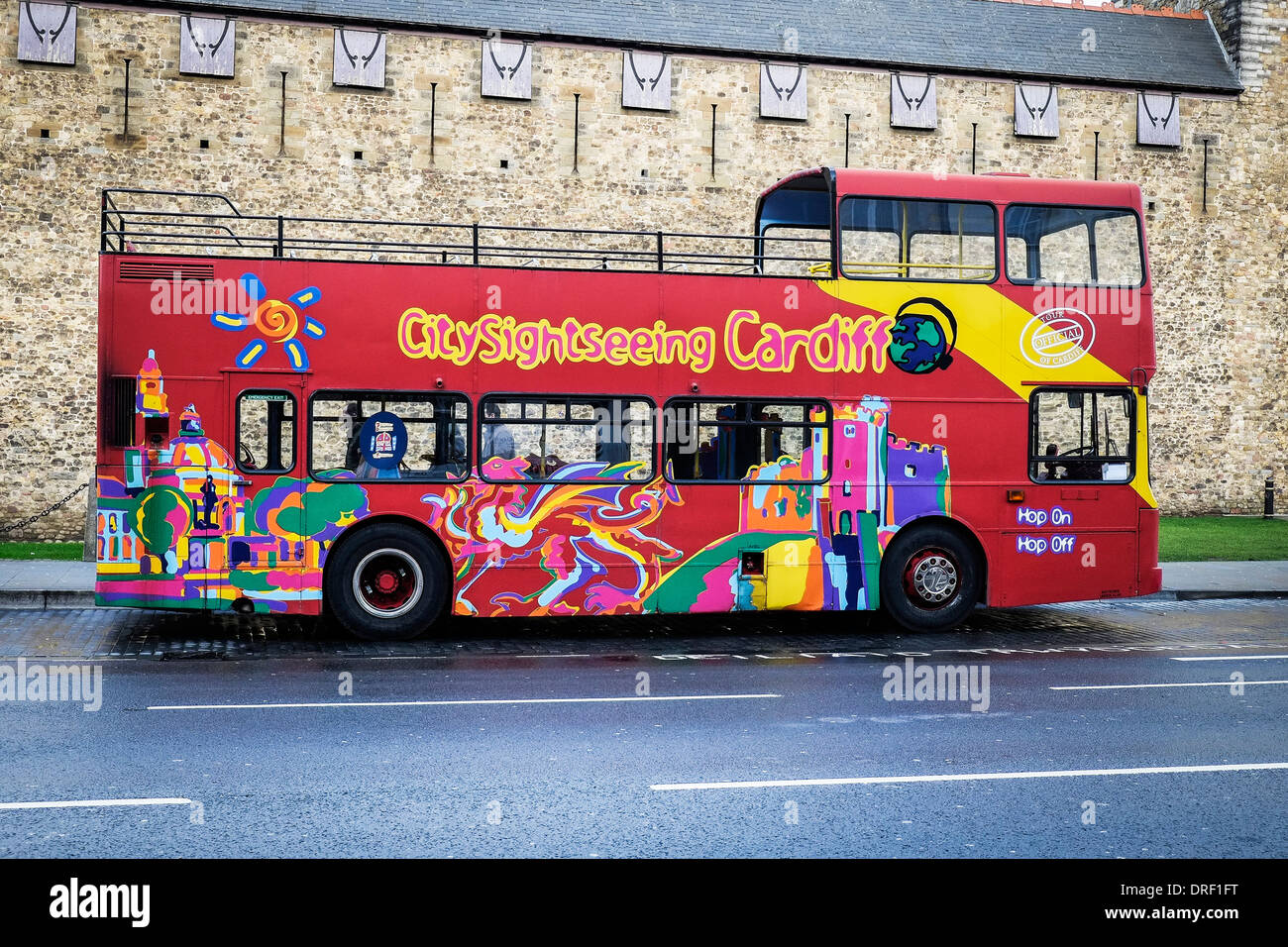 Cardiff bus hi-res stock photography and images - Page 2 - Alamy