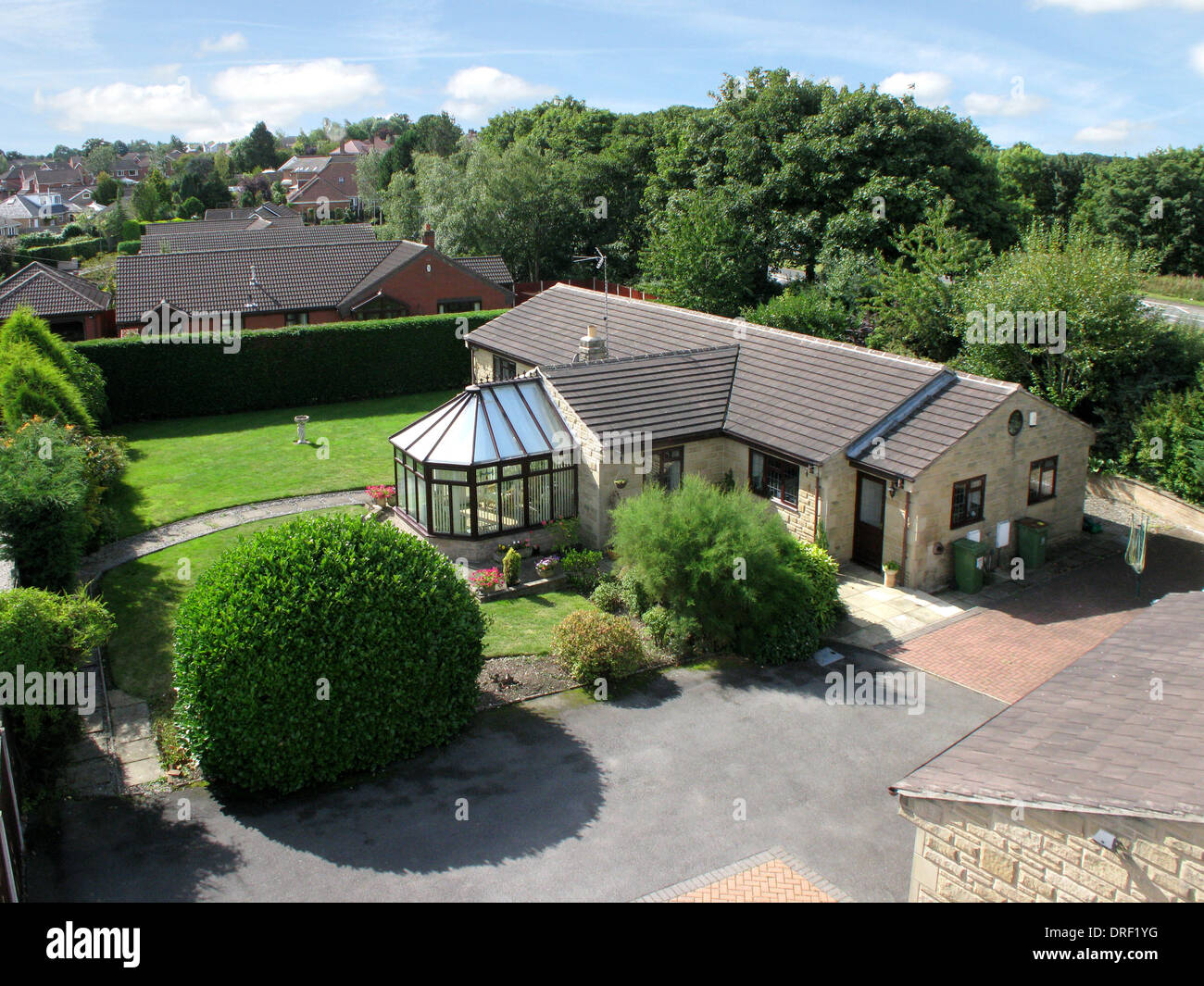 Retirement bungalow hires stock photography and images Alamy