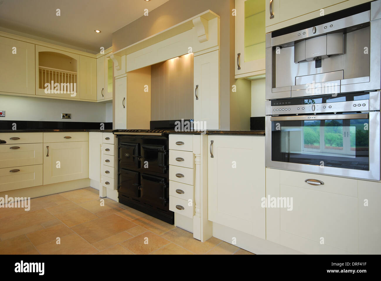 new build kitchen with range cooker Stock Photo