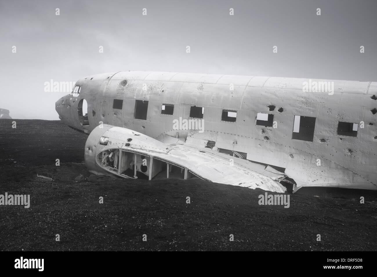 US Navy crashed landed DC-3 on black volcanic sand, Iceland Stock Photo