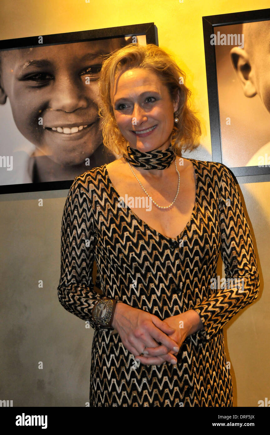 Barcelona, Spain. 23rd January 2014. Caroline Goodall Care highway's Global ambassador attends a 'For A Child's Smile' exhibition on January 23, 2014 in Barcelona, Spain. Credit:  fototext/Alamy Live News Stock Photo