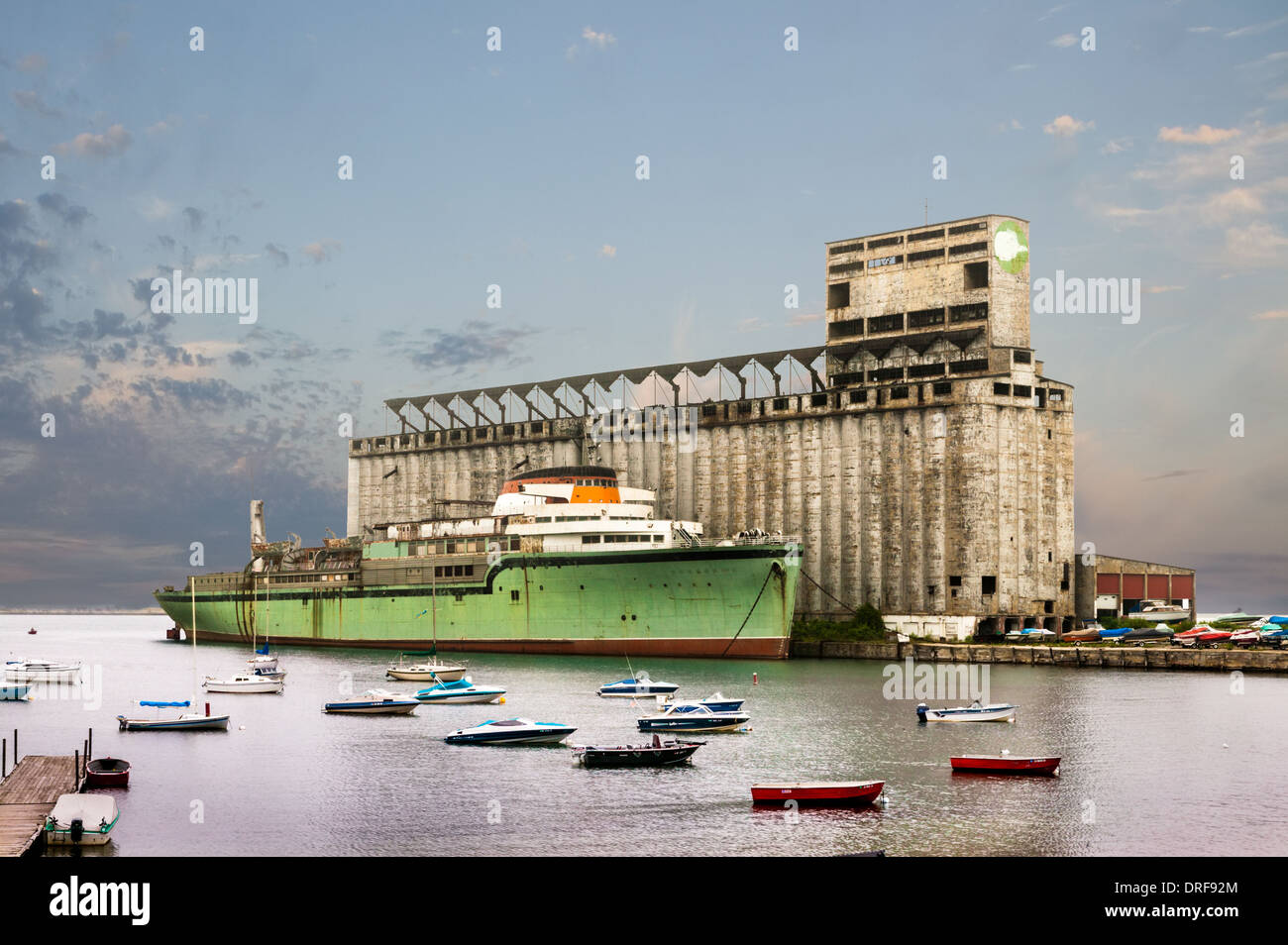 Grain elevators, invented in Buffalo, New York, inspired le Corbusier