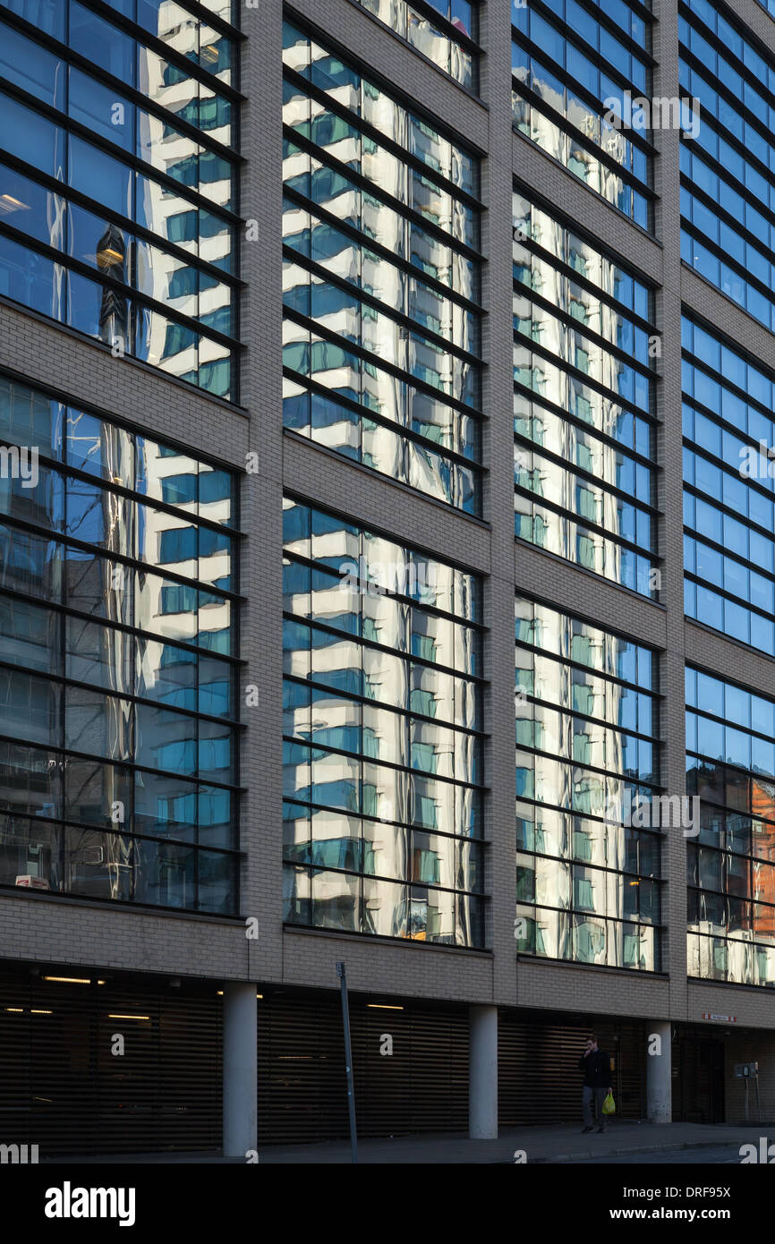 2 Piccadilly Place Office Buildings London Road Opposite High Rise 111 Piccadilly Place Reflections Manchester Uk Europe Uk Stock Photo Alamy