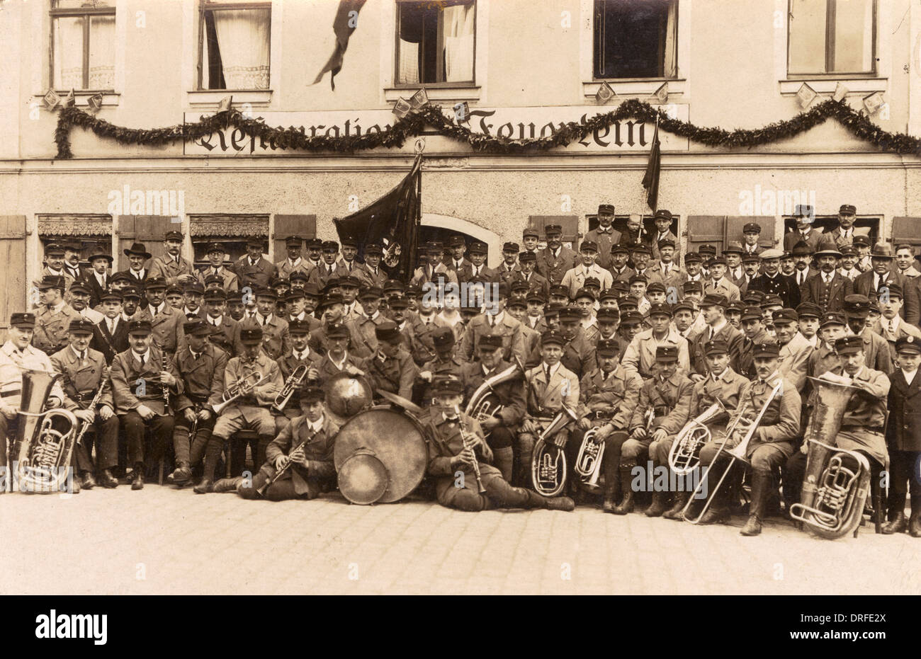 Ｗ帝政ドイツ軍＊歩兵第９２連隊１７ＨＲ髑髏メンバーピン（実物） Military band germany hi-res stock photography and images