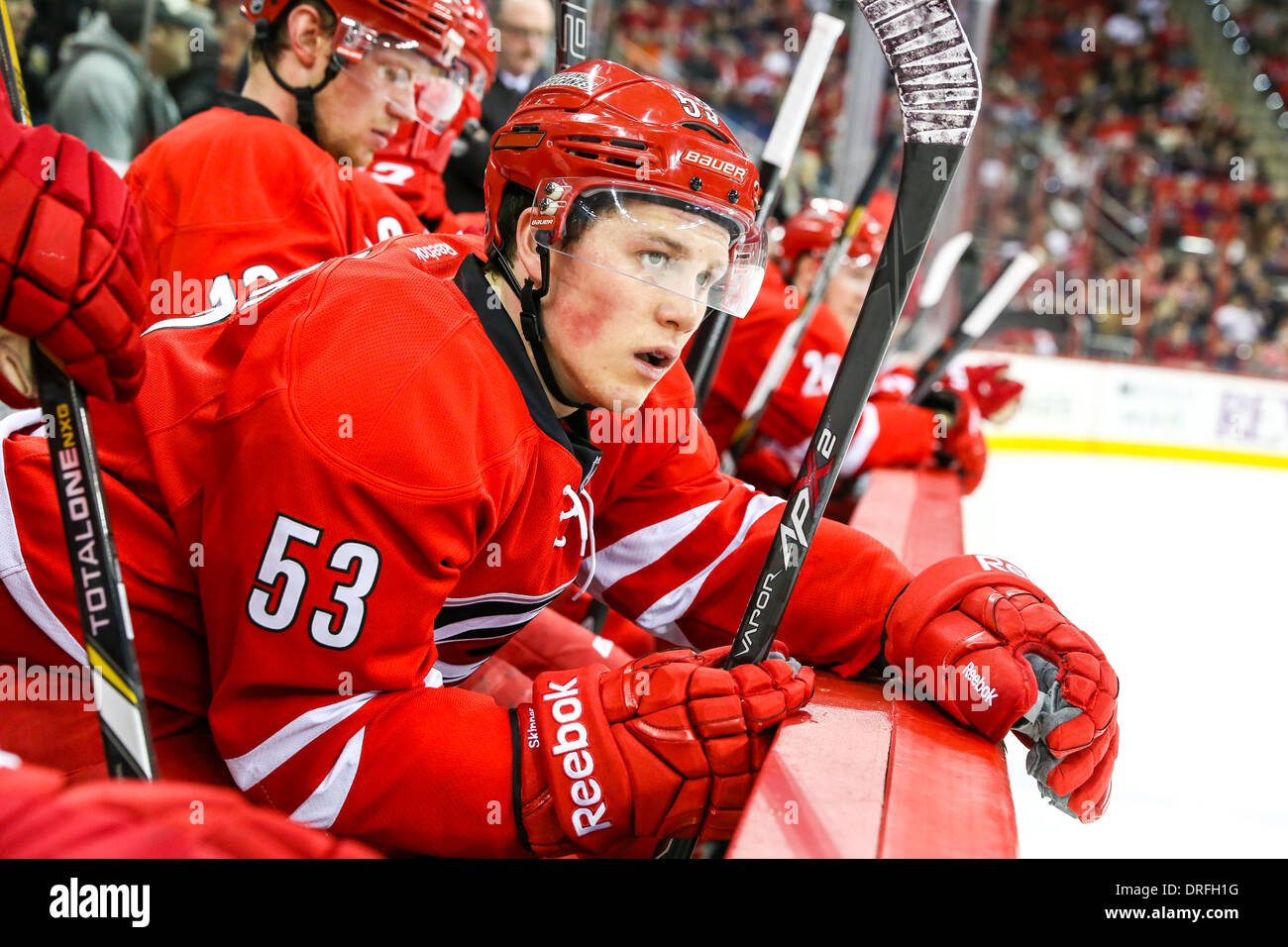 NHL - Carolina Hurricanes Jeff Skinner Keychain/Magnet Combo (HURNHLPA –  SVP Sports