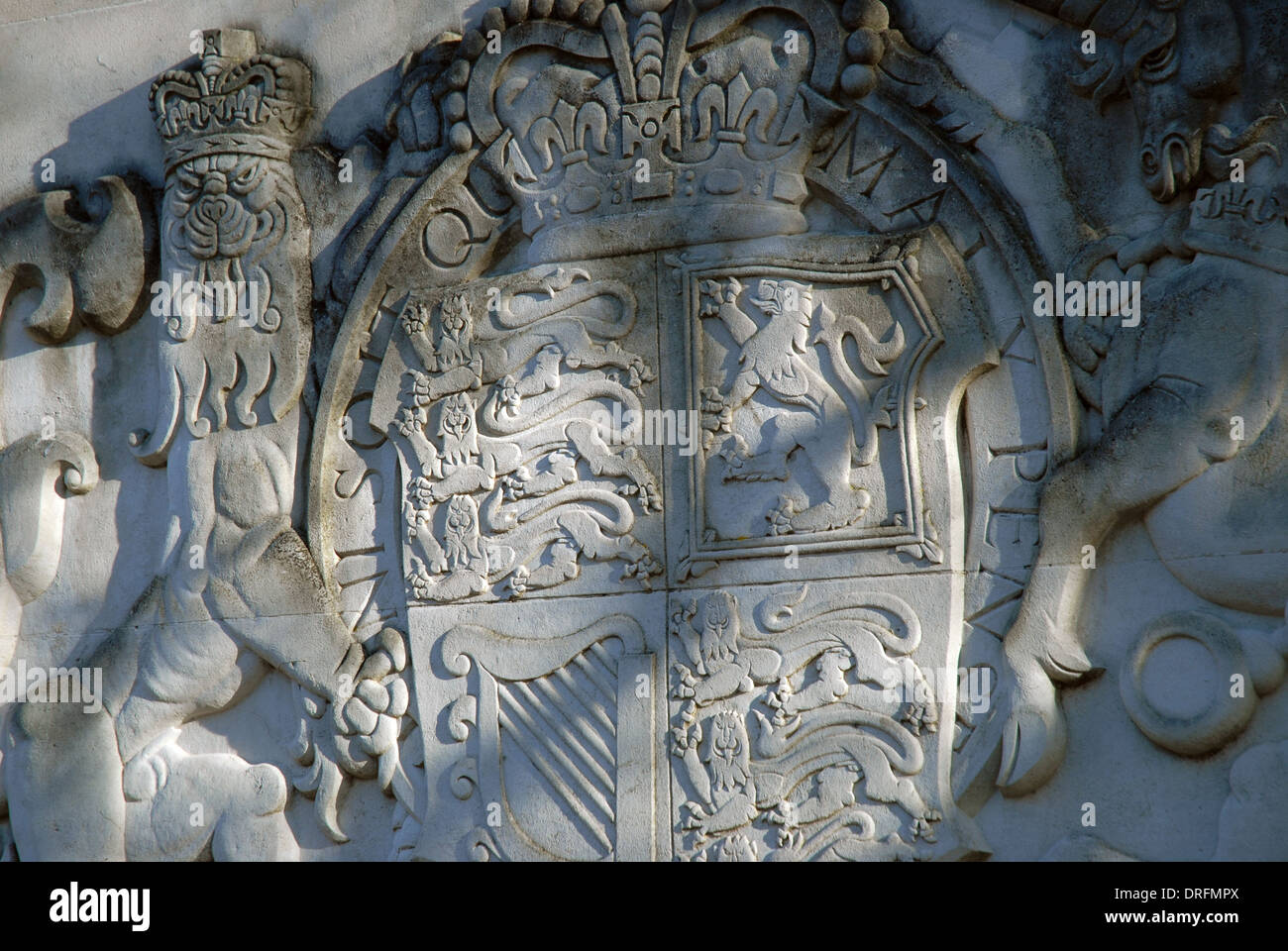 Royal coat of arms of the United Kingdom, Portsmouth Magistrates Court, Portsmouth, Hampshire, England. Stock Photo