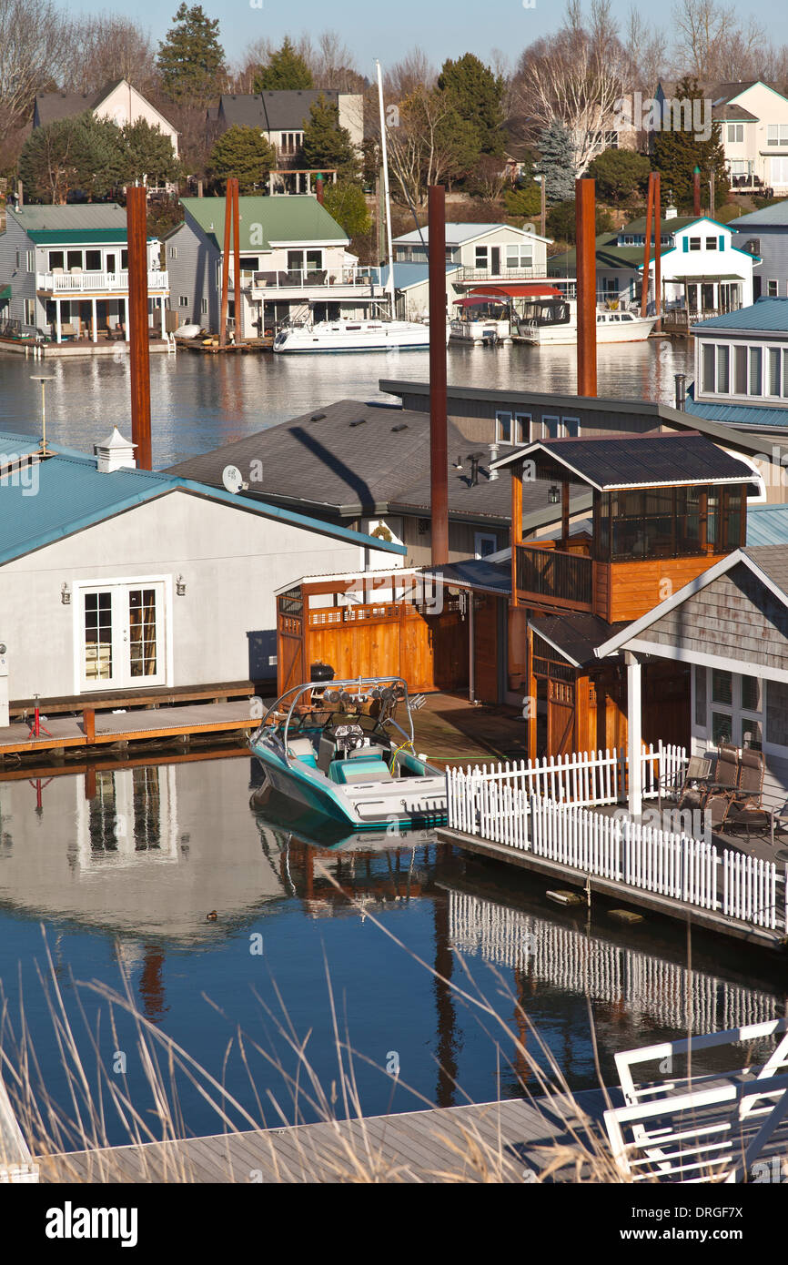 Floating homes in Portland Oregon pacific northwest Stock Photo Alamy