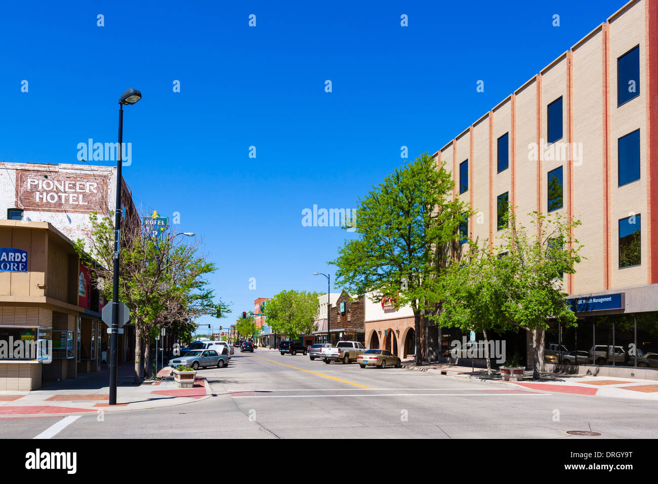West 17th Street in downtown with the historic Pioneer Hotel to the left, Cheyenne, Wyoming, USA Stock Photo