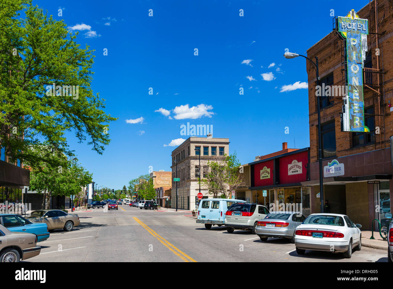 West 17th Street in downtown with the historic Pioneer Hotel to the right, Cheyenne, Wyoming, USA Stock Photo