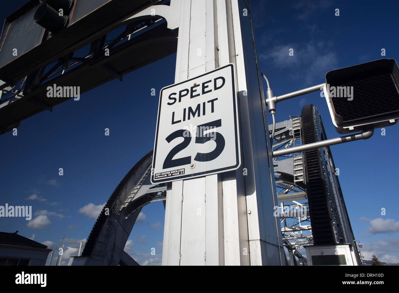 25 speed limit sign hi-res stock photography and images - Alamy