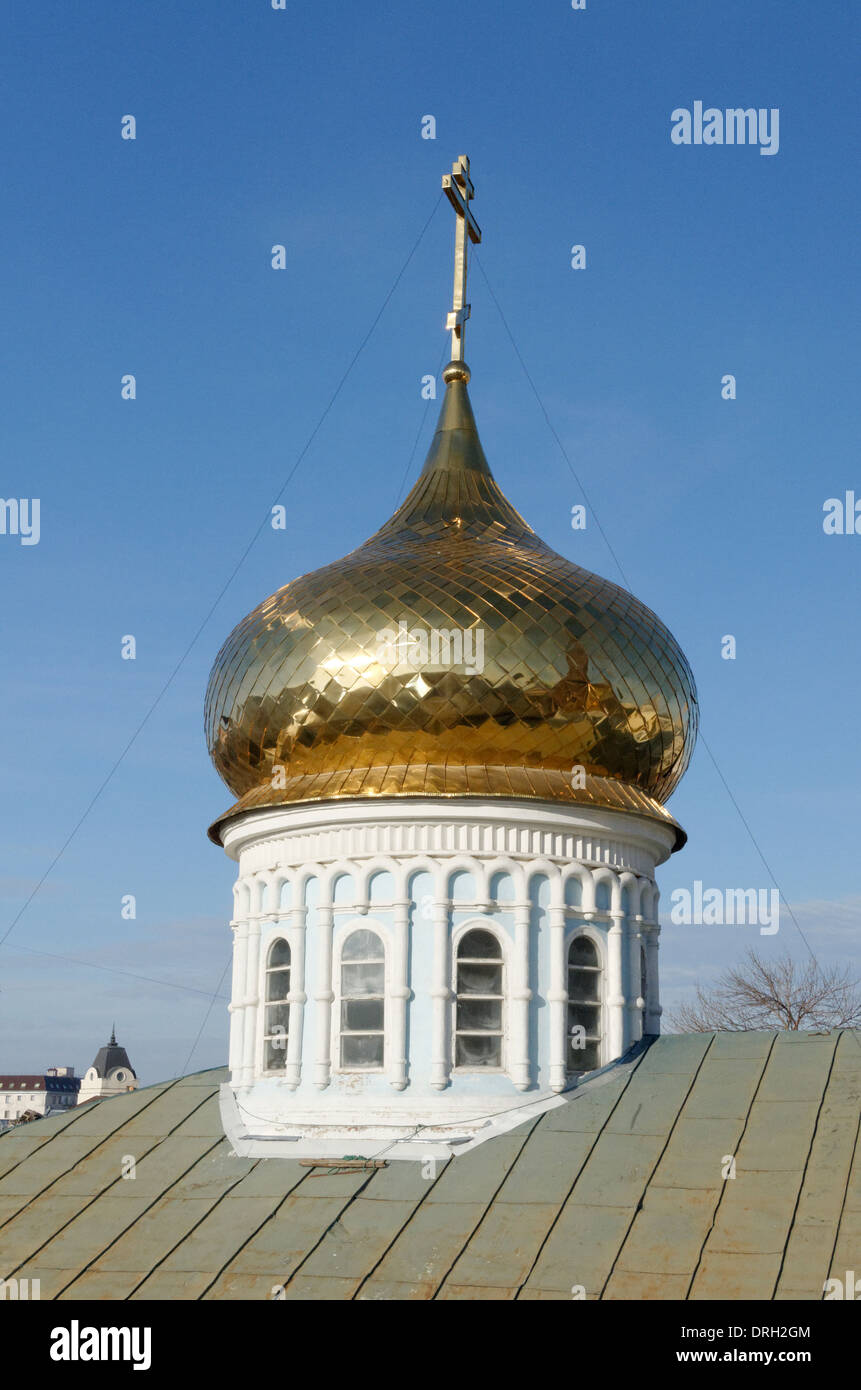Typical Russian Golden onion  Dome and cross on a church in Kazan, Tatarstan, Russia Stock Photo