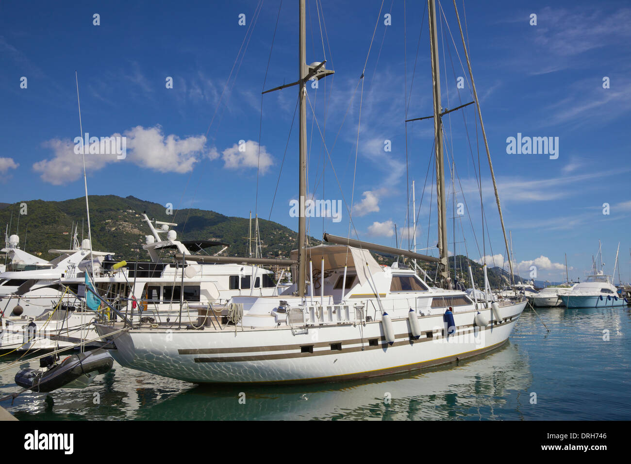 Coastline and Porto Carlo Riva marina in Rapallo, Genoa, Liguria, Italian  Riviera, Italy Stock Photo - Alamy