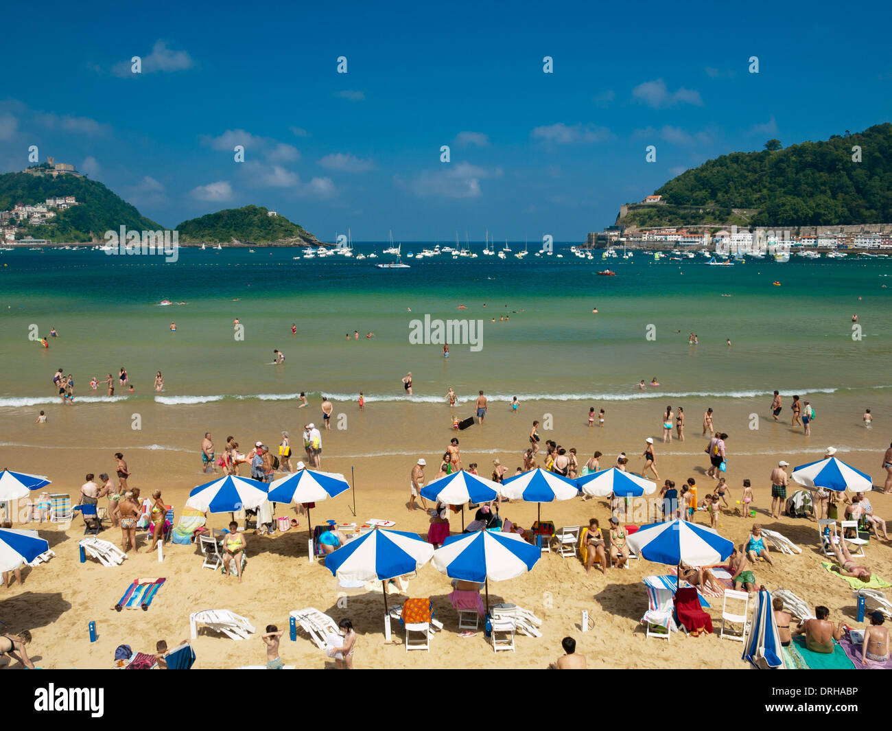 A view of the beautiful but crowded Playa de La Concha (Beach of La