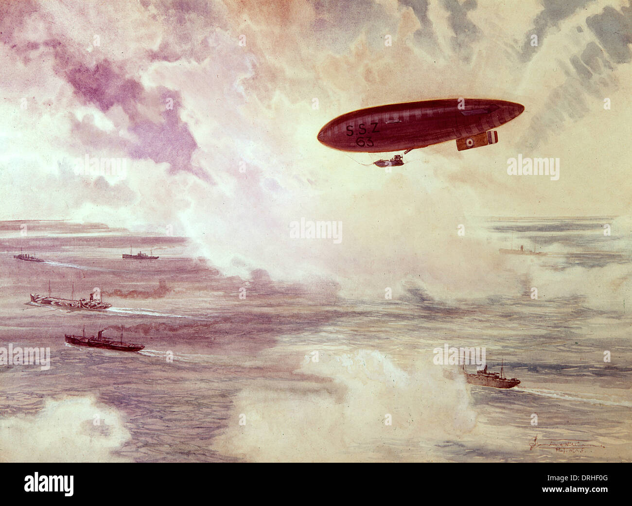 SSZ 63 airship with ships below, WW1 Stock Photo