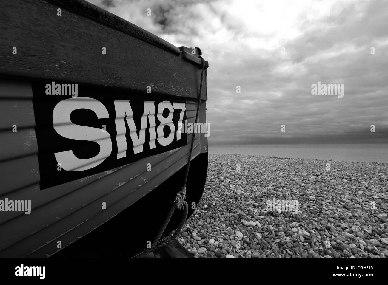 Black and white beach scenes hi-res stock photography and images - Alamy