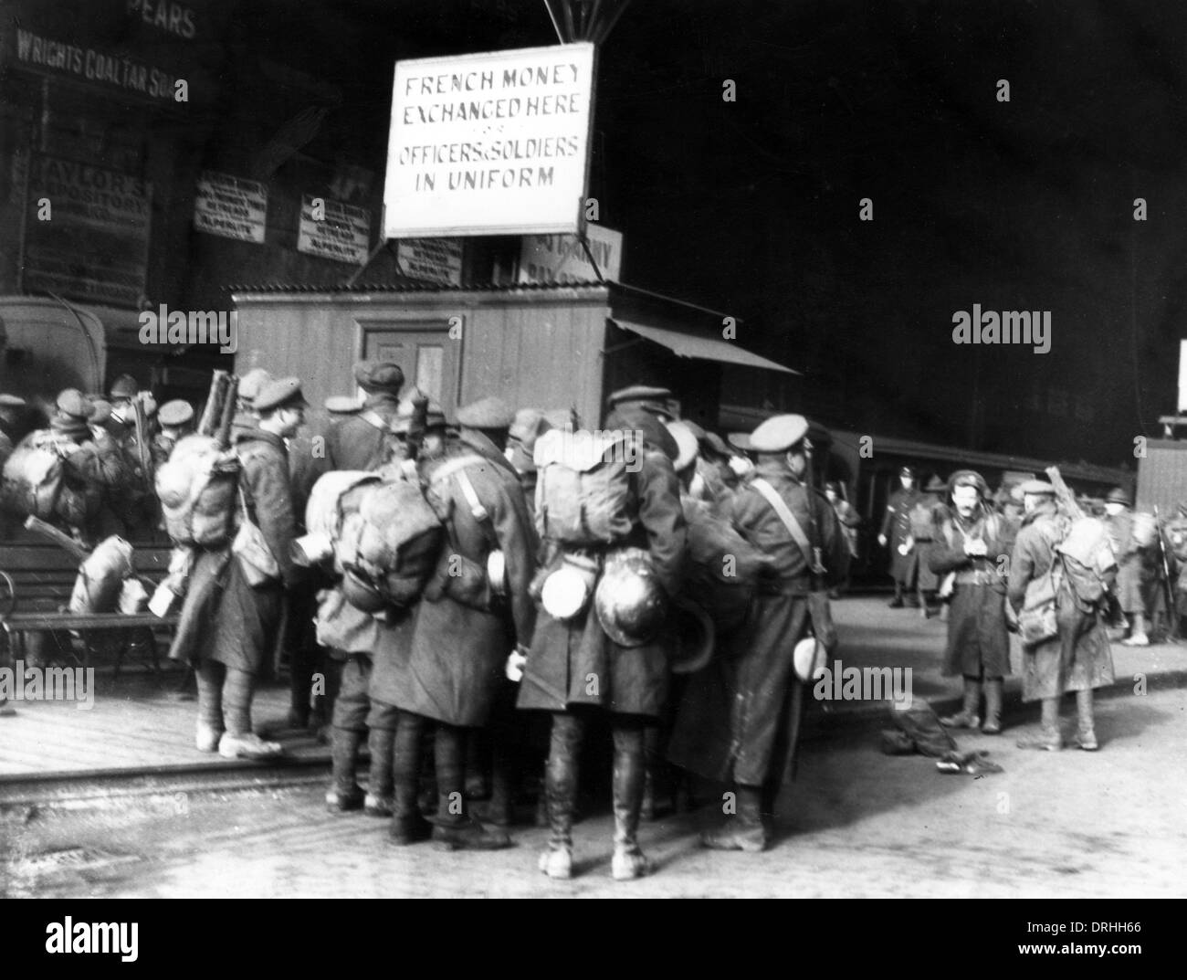 Soldiers on leave at a railway station, WW1 Stock Photo
