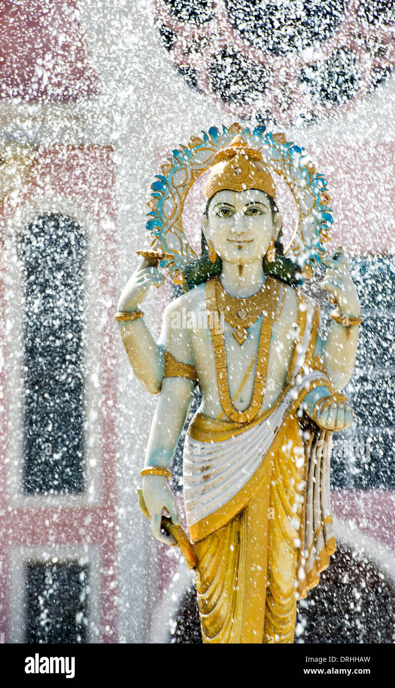 Dhanvantari Statue water fountain outside the Sathya Sai Baba Super Speciality hospital. Puttaparthi, Andhra Pradesh, India Stock Photo