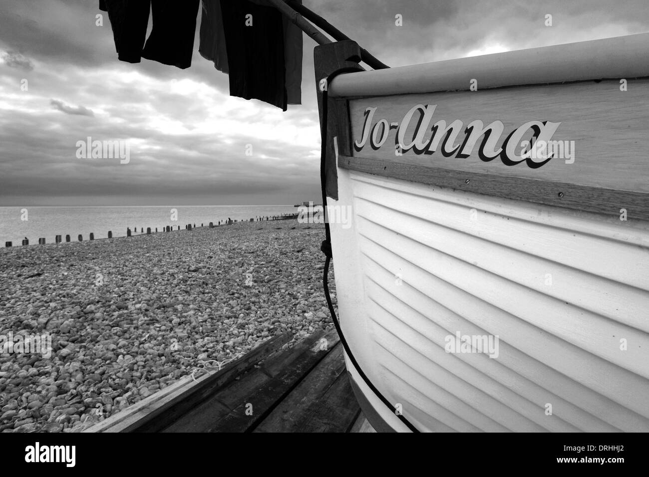 Black and white beach scenes hi-res stock photography and images - Alamy