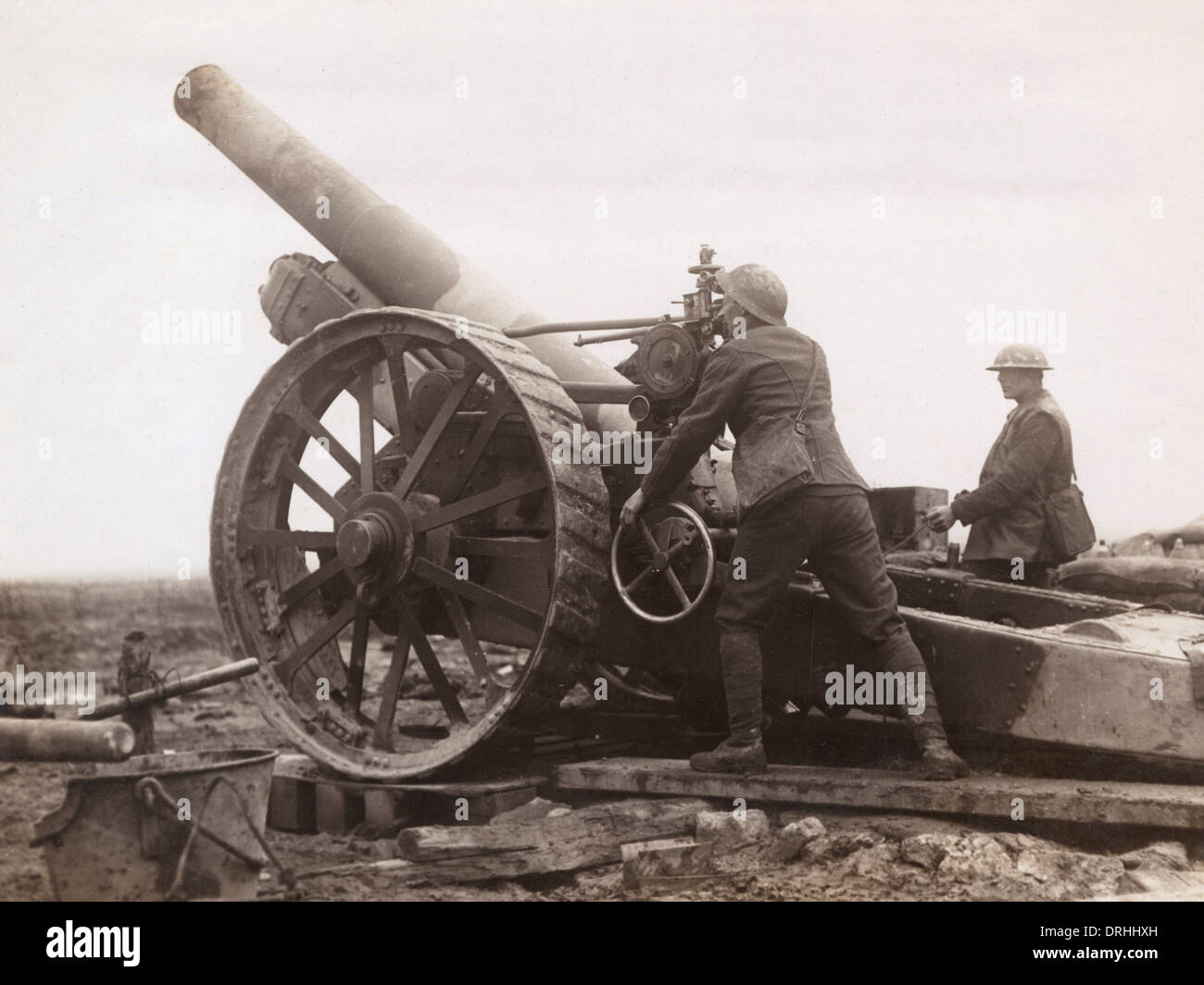 Sighting a British 8 inch Howitzer, France, WW1 Stock Photo