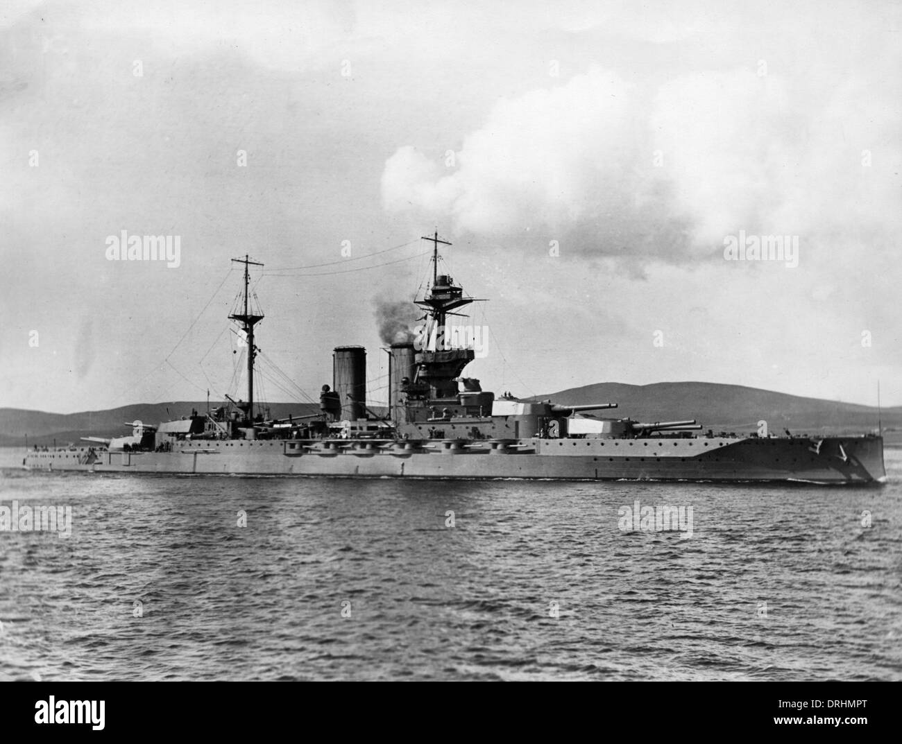 HMS Queen Elizabeth, British Battleship Stock Photo - Alamy