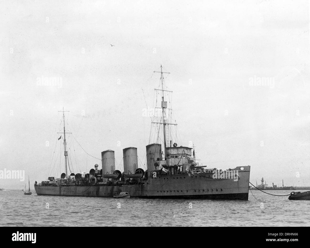 イギリス 駆逐艦とフリゲート艦 写真資料集 British Destroyers Amazon | フォアアート(Fore Art) 1/350 イギリス 42型ミサイル